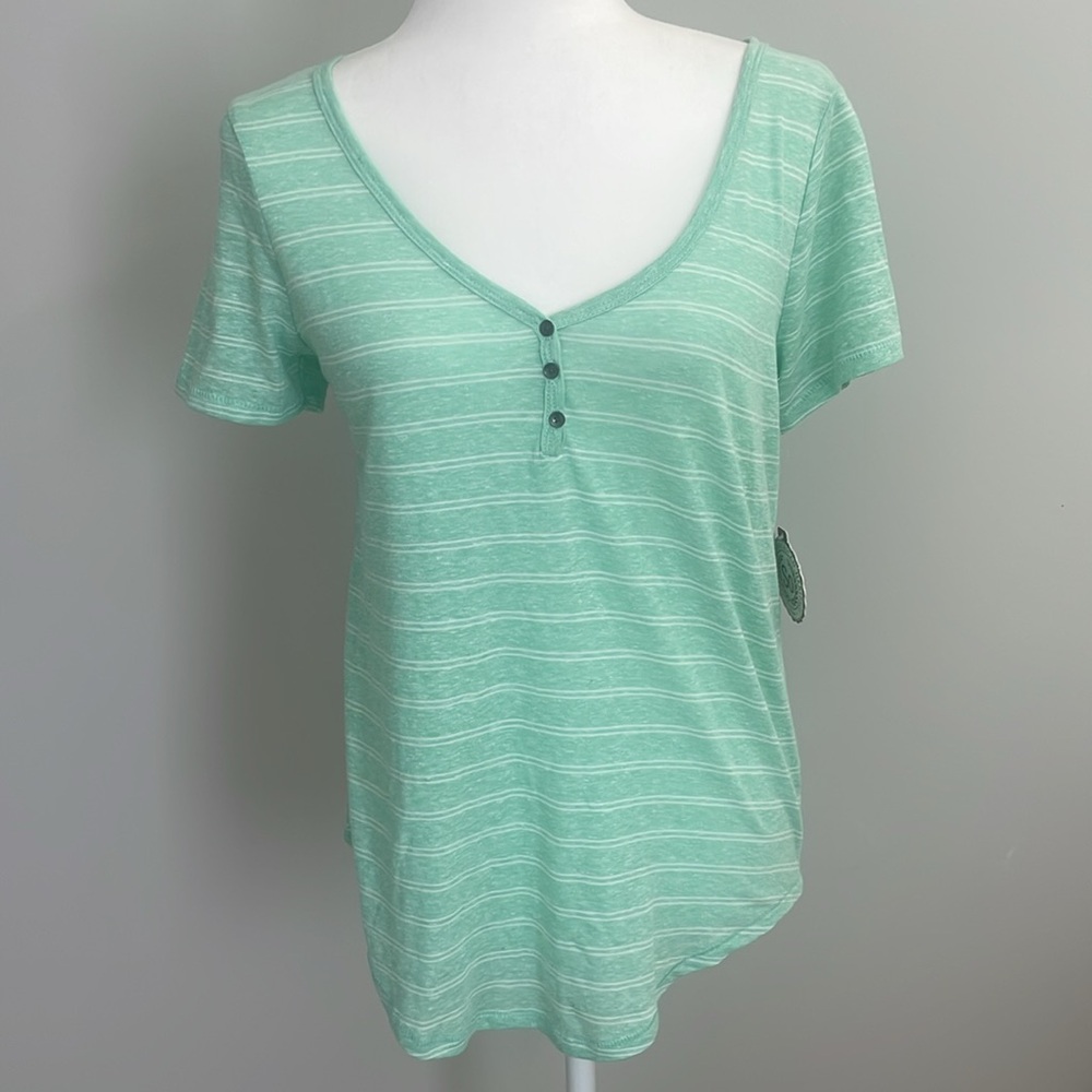 So Lot 1 Mint Green & 1 Red V-neck Short Sleeve Tops Size Small New Lightweight